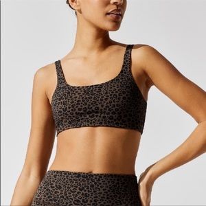 Alo Vapor Leopard print sports bra